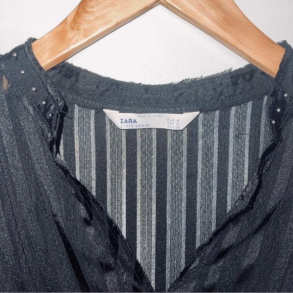 Zara Blouse Women’s Size Medium Black Striped Sheer‎ Satin Silver Studded Ruffle - Picture 9 of 11